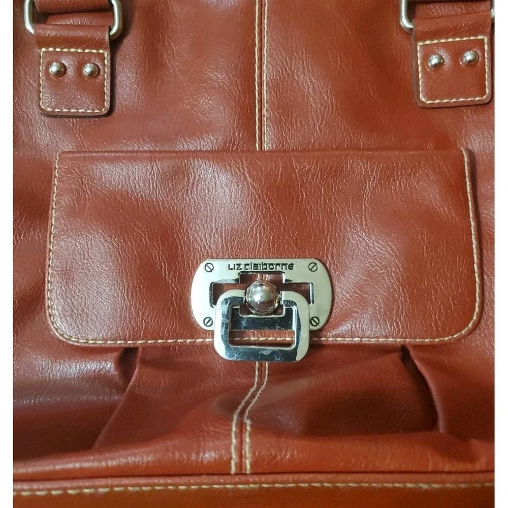 Liz Claiborne liz claiborne
